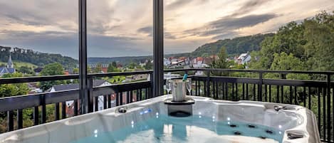 Bañera de hidromasaje exterior