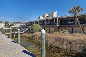 Exterior - Boat & Pet Friendly, Walk2Beach, FREE Golf, Pools, Pickleball, Tennis, Beach Bar, Sandpiper Cove 39 (Destin)