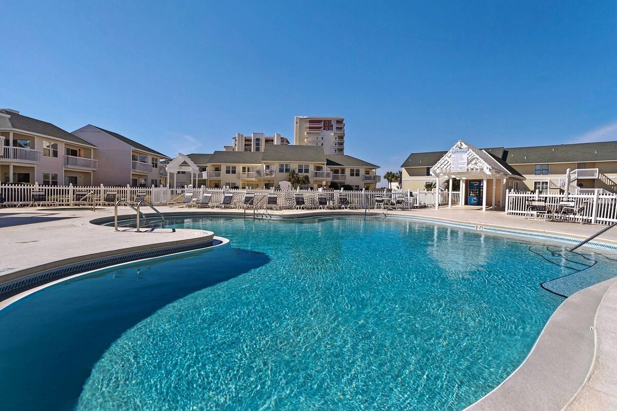 Photo 3 of Boat & Pet Friendly, Walk2Beach, FREE Golf, Pools, Pickleball, Tennis, Beach Bar, Sandpiper Cove 39