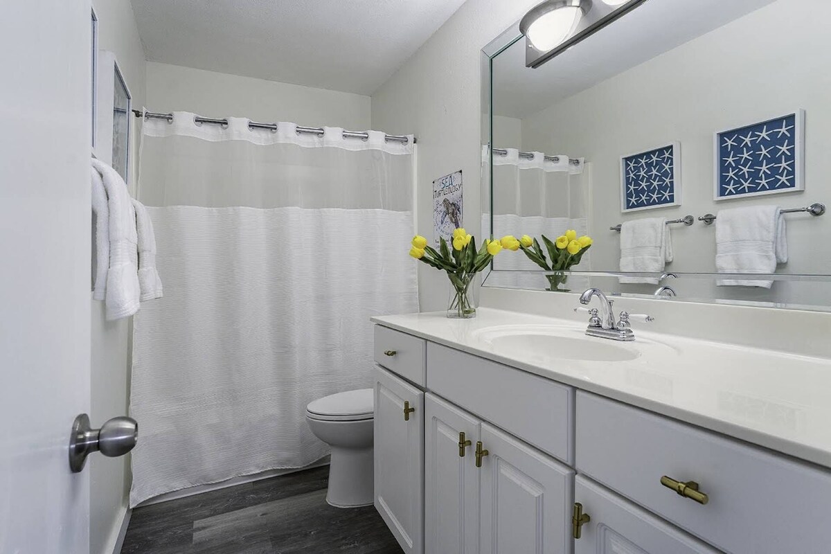 Photo 27 of Boat & Pet Friendly, Walk2Beach, FREE Golf, Pools, Pickleball, Tennis, Beach Bar, Sandpiper Cove 39