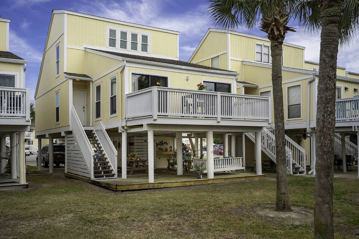 Photo 4 of Boat & Pet Friendly, Walk2Beach, FREE Golf, Pools, Pickleball, Tennis, Beach Bar, Sandpiper Cove 39