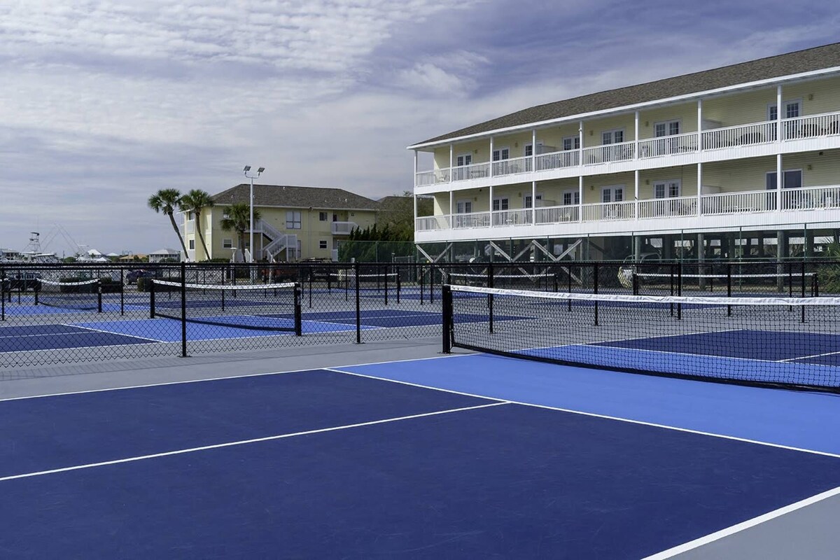 Photo 35 of Boat & Pet Friendly, Walk2Beach, FREE Golf, Pools, Pickleball, Tennis, Beach Bar, Sandpiper Cove 39
