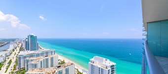 Beachfront Luxury Condo in Hollywood