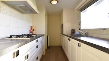 Refrigerador, horno, parrilla de estufa y lavavajillas