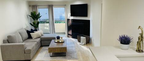 Smart TV y chimenea