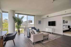 2 bedrooms, iron/ironing board, WiFi, bed sheets - Modern Tysons Corner 2BR w/ Pool, nr Restaurants & Bars, by Blueground (Northern Virginia)