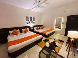 Kamar Quadruple Premium | Didekorasi berbeda-beda dan dilengkapi dengan perabotan berbeda-beda