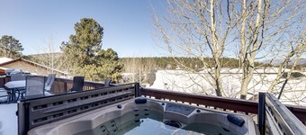 Angel Fire Townhome w/ Hot Tub: 2 Mi to Ski Resort