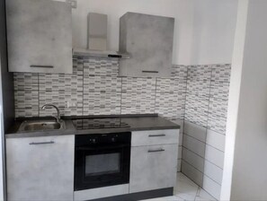 Geladeira, fogão, cooktop, liquidificador