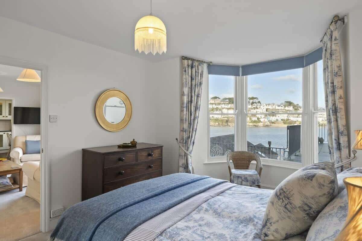 3 bedrooms, iron/ironing board, travel cot, WiFi