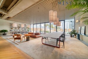 Interior - Chic Studio w/ Panoramic Burj Khalifa Views (Dubai)