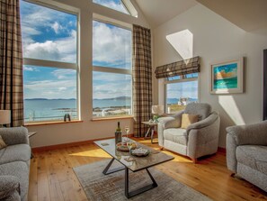 Living area - Driftwood (South Uist)