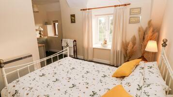 3 quartos, individualmente decorados, individualmente mobiliados