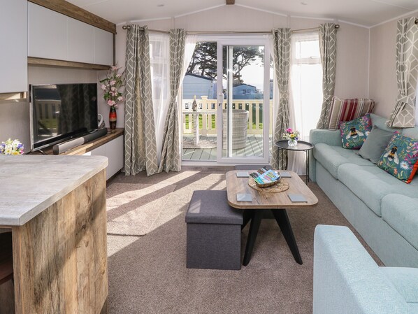Living area - Bay View (Bembridge)