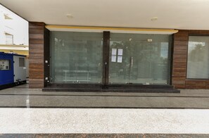 ด้านหน้าที่พัก