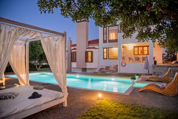 Pool - Villa Sobre - Spacious And Comfortable (Chania)