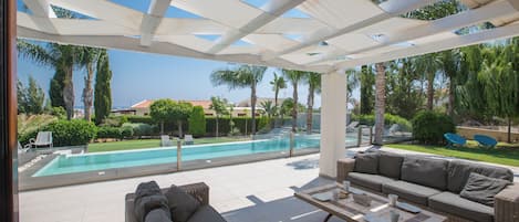 Villa, 4 chambres, piscine privée, vue sur le jardin | Piscine | Piscine extérieure