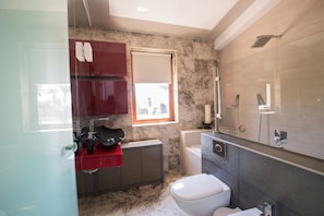 Villa, 4 habitaciones, alberca privada, vista al jardín | Baño