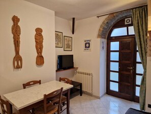 Dining - Practical little house not bad (casano)