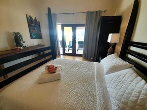 3 Schlafzimmer, Zimmersafe, Schreibtisch, Bügeleisen/Bügelbrett