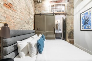 Luxe suite, 3 slaapkamers, 2 badkamers | Lakens van Egyptisch katoen, luxe beddengoed, pillowtop-bedden