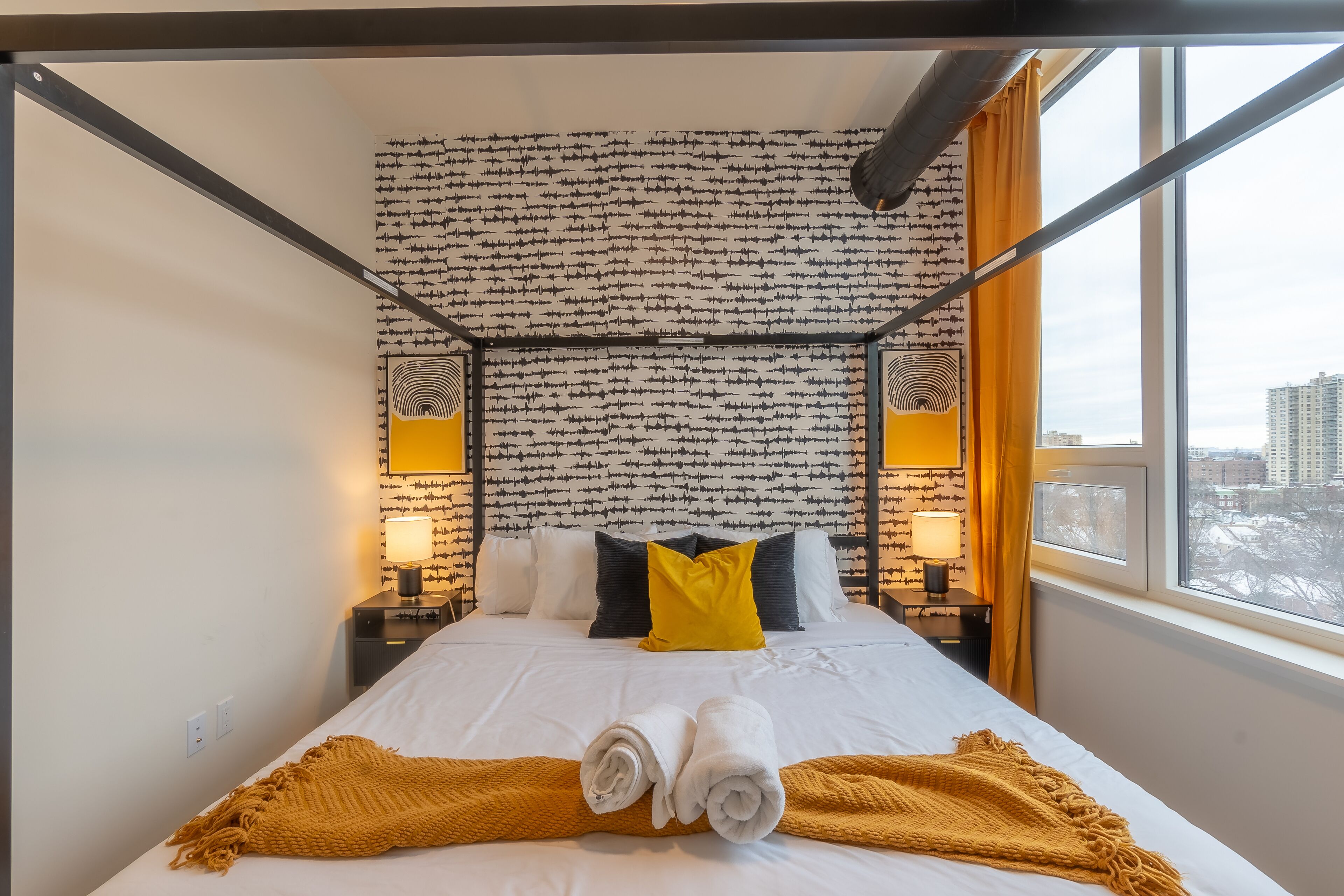 2 makuuhuonetta, työpöytä, ilmainen Wi-Fi, vuodevaatteet