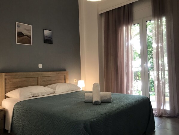 Standard Apartment | Iron/ironing board, free WiFi, bed sheets - Midway Point Apts (Heraklion)