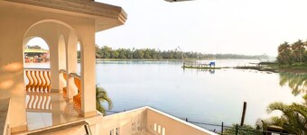 Charming Lake/River front 3 BHK VILLA  for DAILY RENT in Cochin,ERNAKULAM
