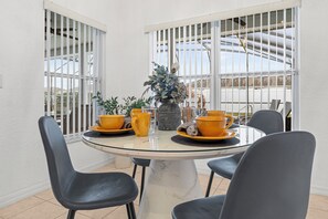 Dining - Stunning family villa; Private sun-filled pool & spa and fantastic games room (Davenport)