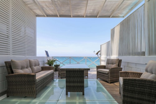 Astonishing 2BR with Spectacular Ocean View