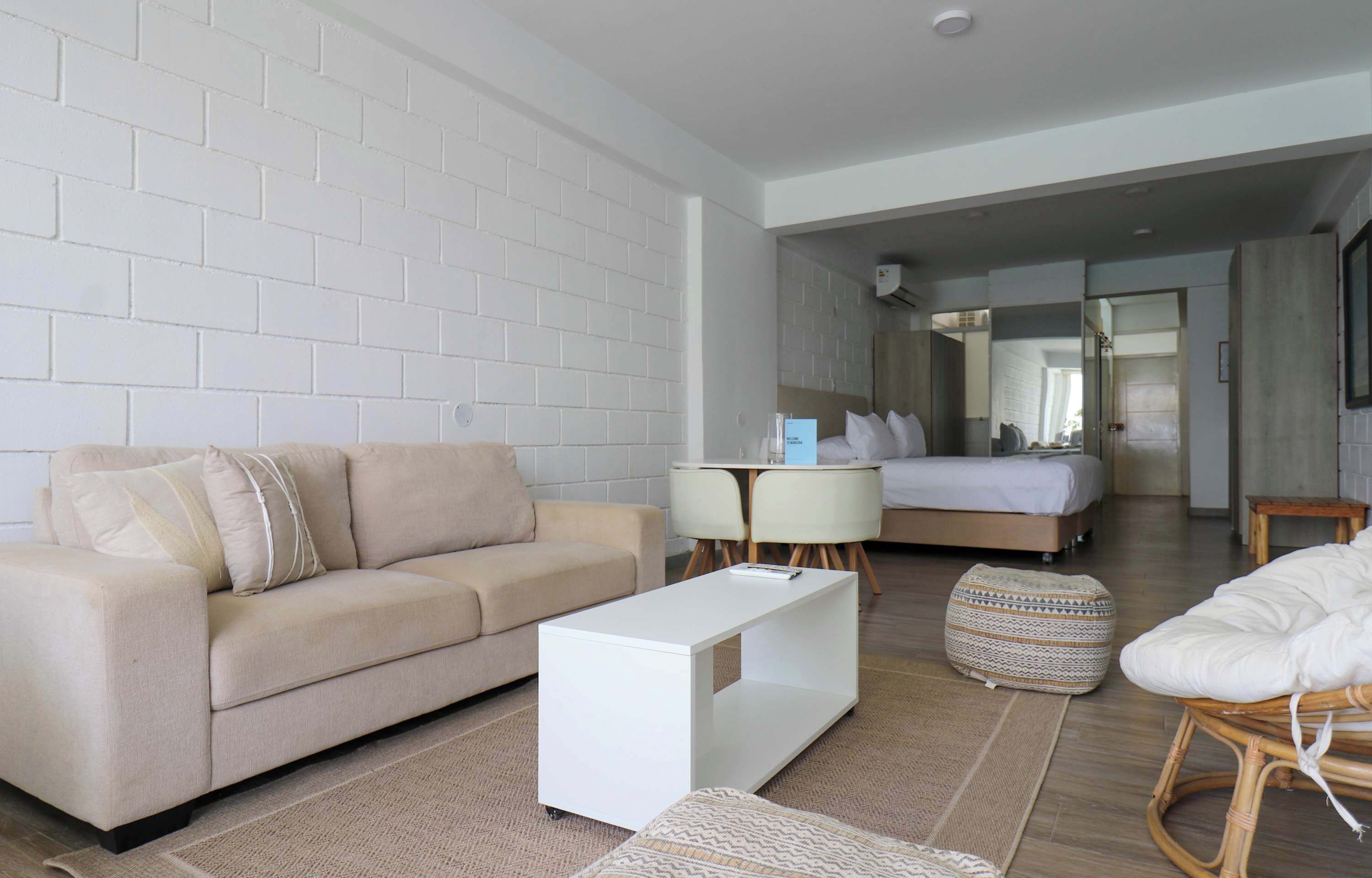 1 habitación y ropa de cama 