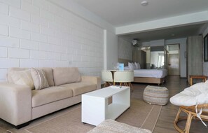 1 bedroom, bed sheets