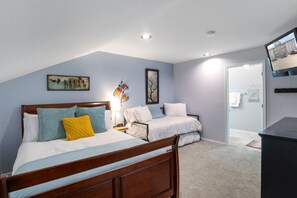 3 bedrooms, desk, travel cot, free WiFi