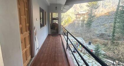 Footsteps Hostel and Cafe