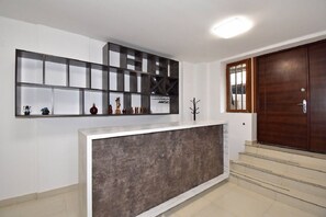 Reception - Hotel Downtown (Yerevan)