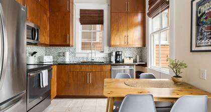 Downtown Historic Condo Steps to King St