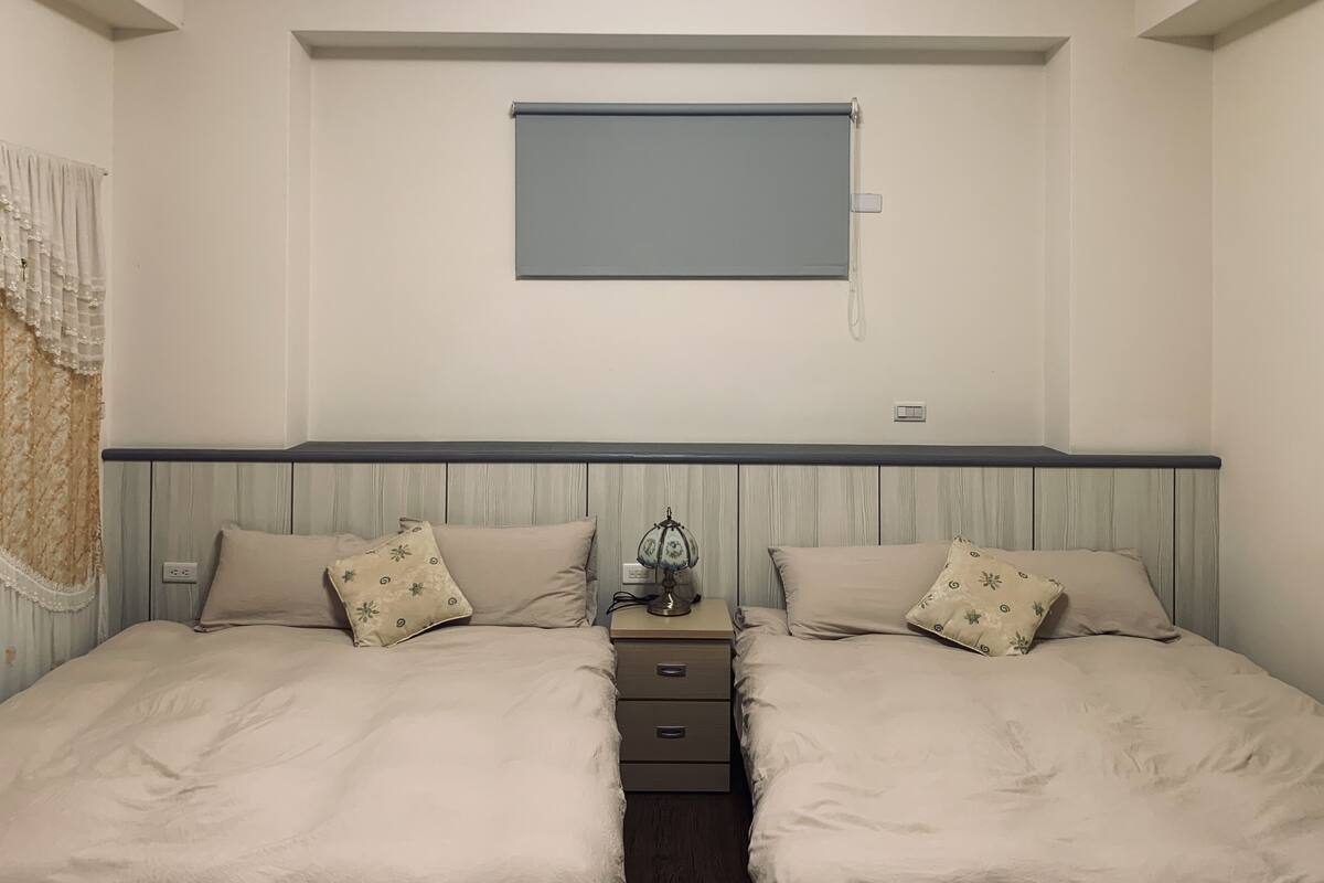 Standard Quadruple Room | Down comforters, minibar (free items), laptop workspace, soundproofing