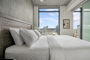 1 chambre, bureau, fer et planche à repasser, accès au Wi-Fi (inclus)