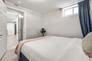 2 habitaciones, tabla de planchar con plancha y wifi gratis 