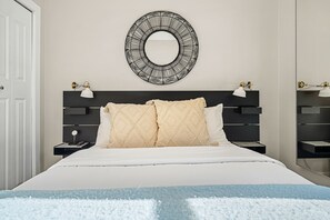 2 habitaciones, escritorio, tabla de planchar con plancha y wifi gratis 