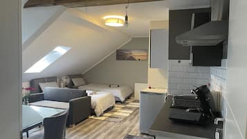 Iron/ironing board, WiFi, bed sheets