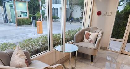 Near Bangsaen beach, the start point of Marathon, and Walking street!