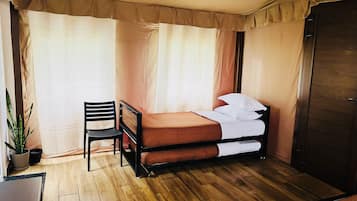 Luxury Tent | 1 bedroom, hypo-allergenic bedding, desk, free WiFi
