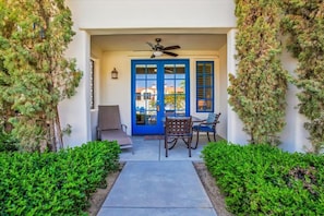 Outdoor dining - Poolside Paradise B | Studio Legacy Villa (La Quinta)