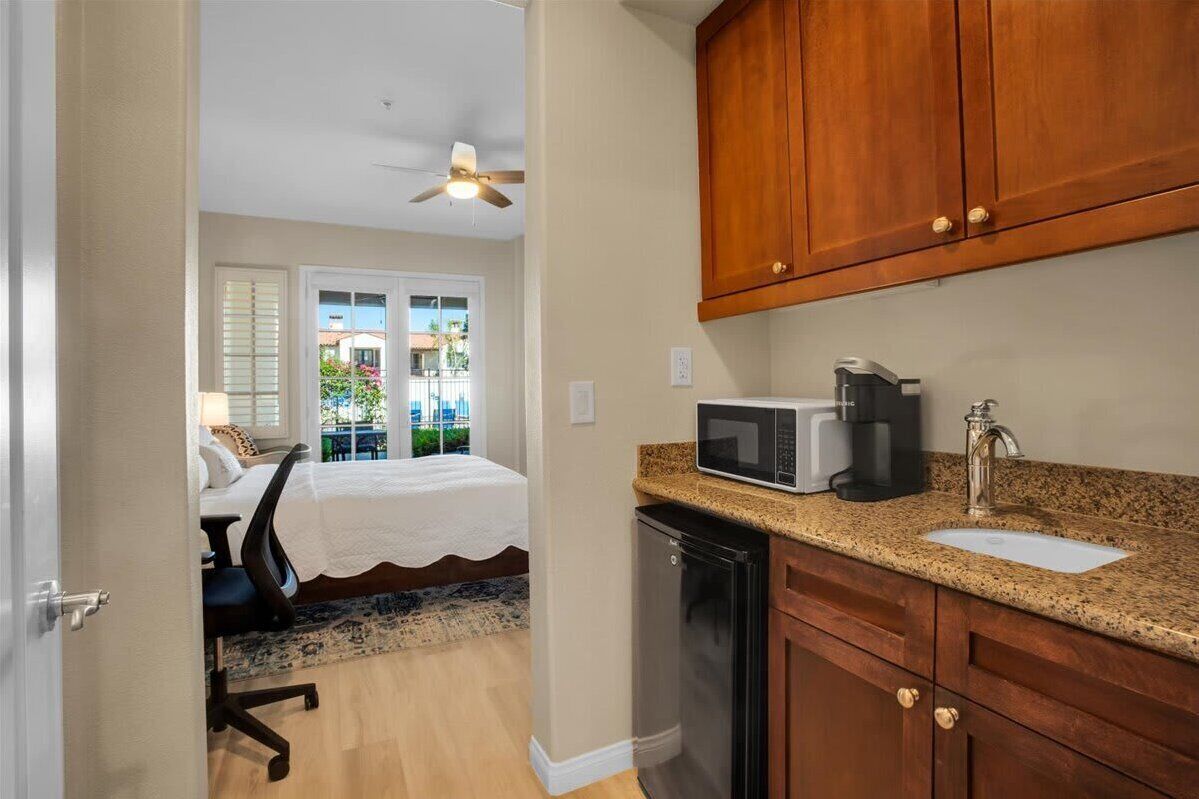 1 bedroom, desk, iron/ironing board, WiFi
