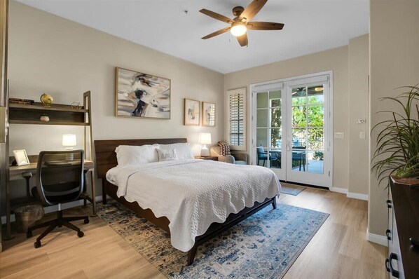 1 bedroom, desk, iron/ironing board, WiFi - Modern LQ Studio Getaway, Steps to pool/spa! #B (La Quinta)