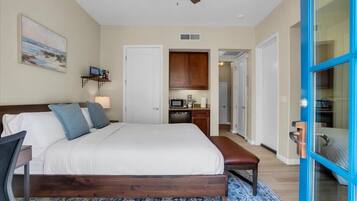 1 bedroom, desk, iron/ironing board, WiFi