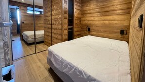 1 室のベッドルーム、WiFi