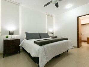 3 bedrooms, iron/ironing board, free WiFi, bed sheets - A spacious 3-bedroom escape offering stunning views and a comfortable setting for a relaxing getaway. (Cabo San Lucas)