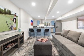 Smart TV, video games, table tennis - Cottonwood Retreat ~ Large Swim Spa & Views, Games, Sauna (Cottonwood)
